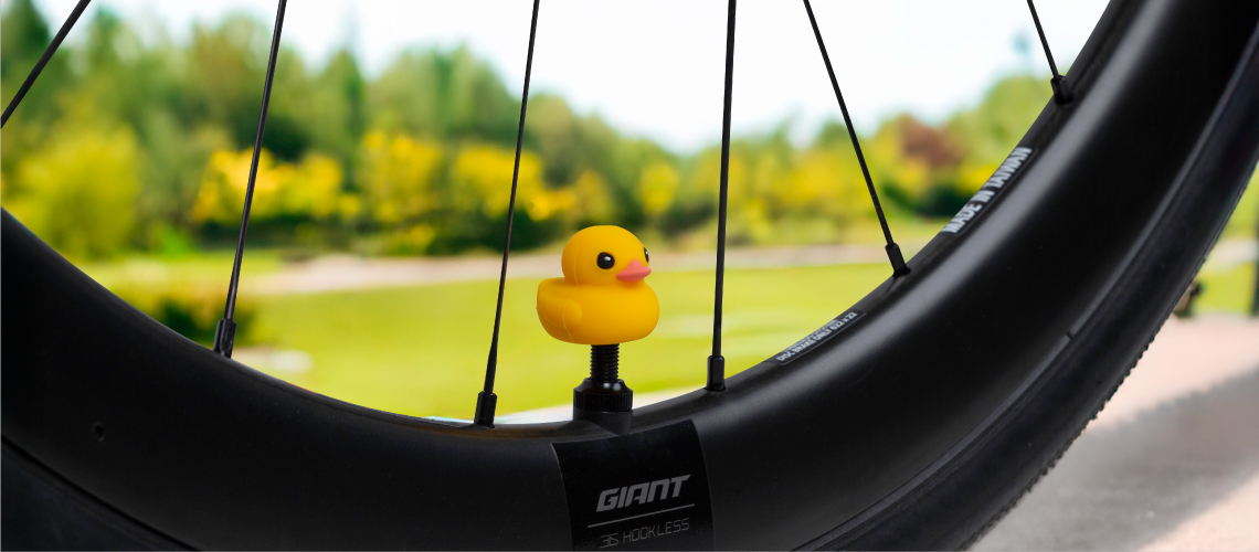 角色氣嘴塞-派提鴨 戶外單車的車輪上裝備派提鴨氣嘴塞超酷