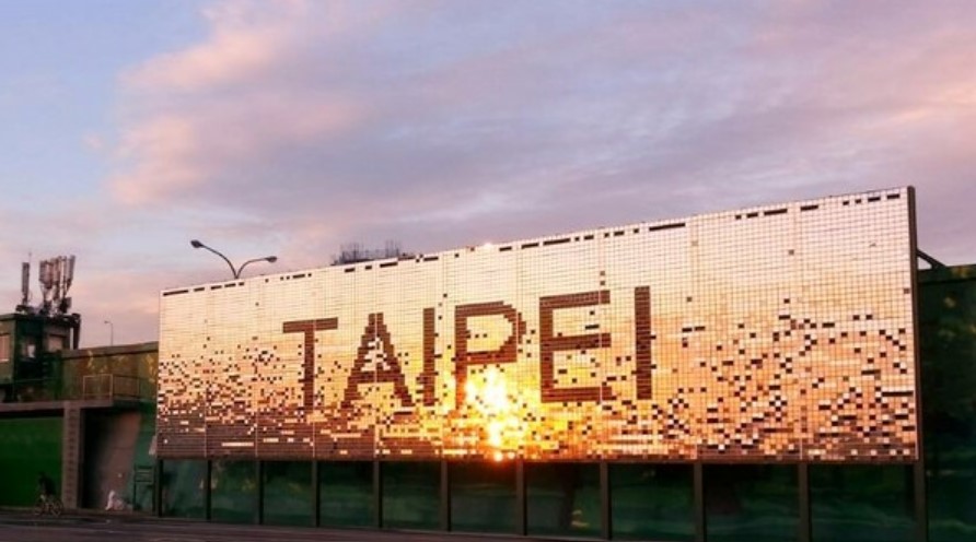 Taipei風動牆
